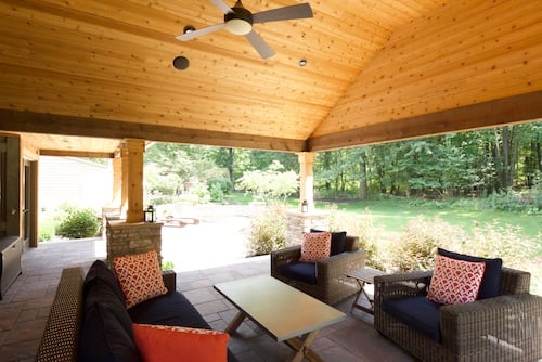 indoor-outdoor-living