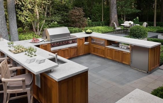 u-shaped outdoor kitchen