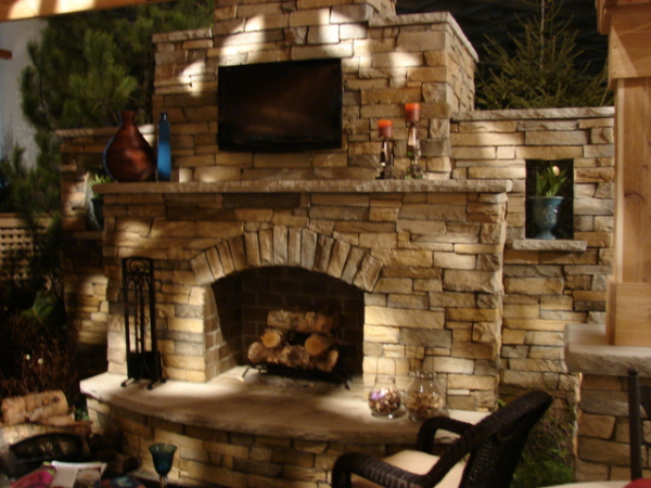 Outdoor Fireplace resized 600
