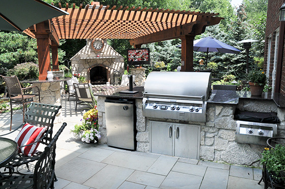 Outdoor Kitchen Spacing
