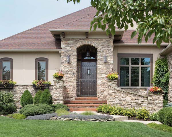 Front Yard Landscape Design That Supports Socializing